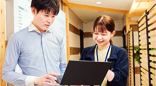 法人営業の打ち合わせ風景